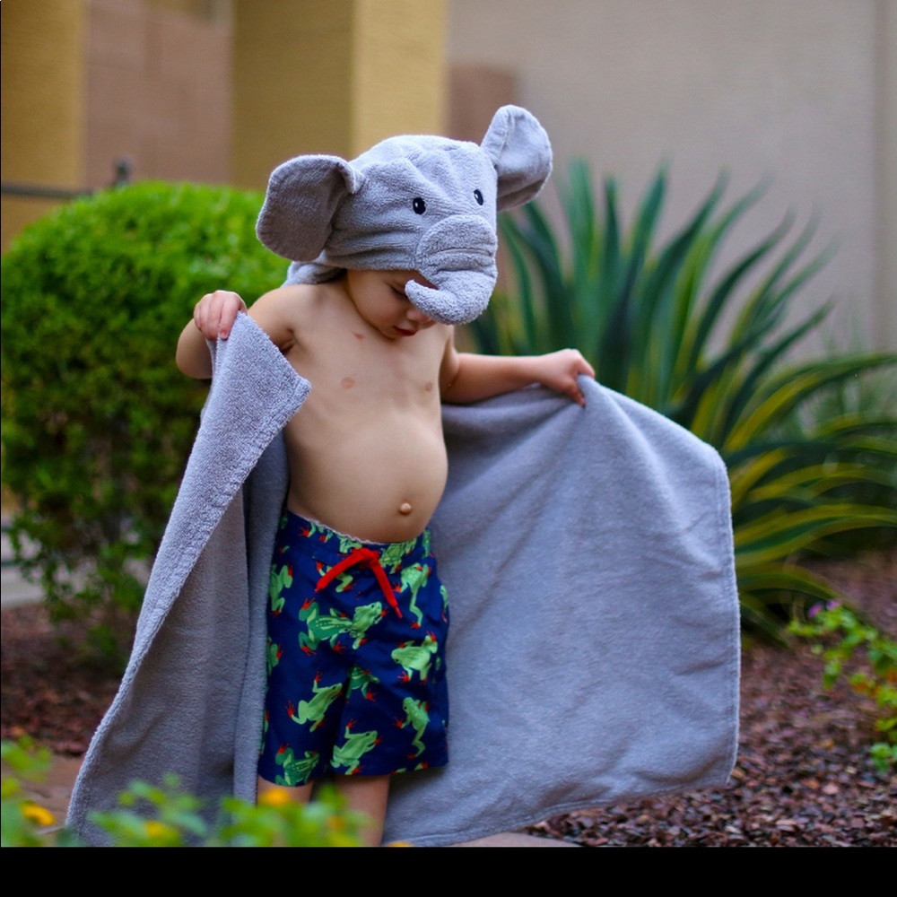 Yikes twin towel elephant 🐘 🔸NEW🔸